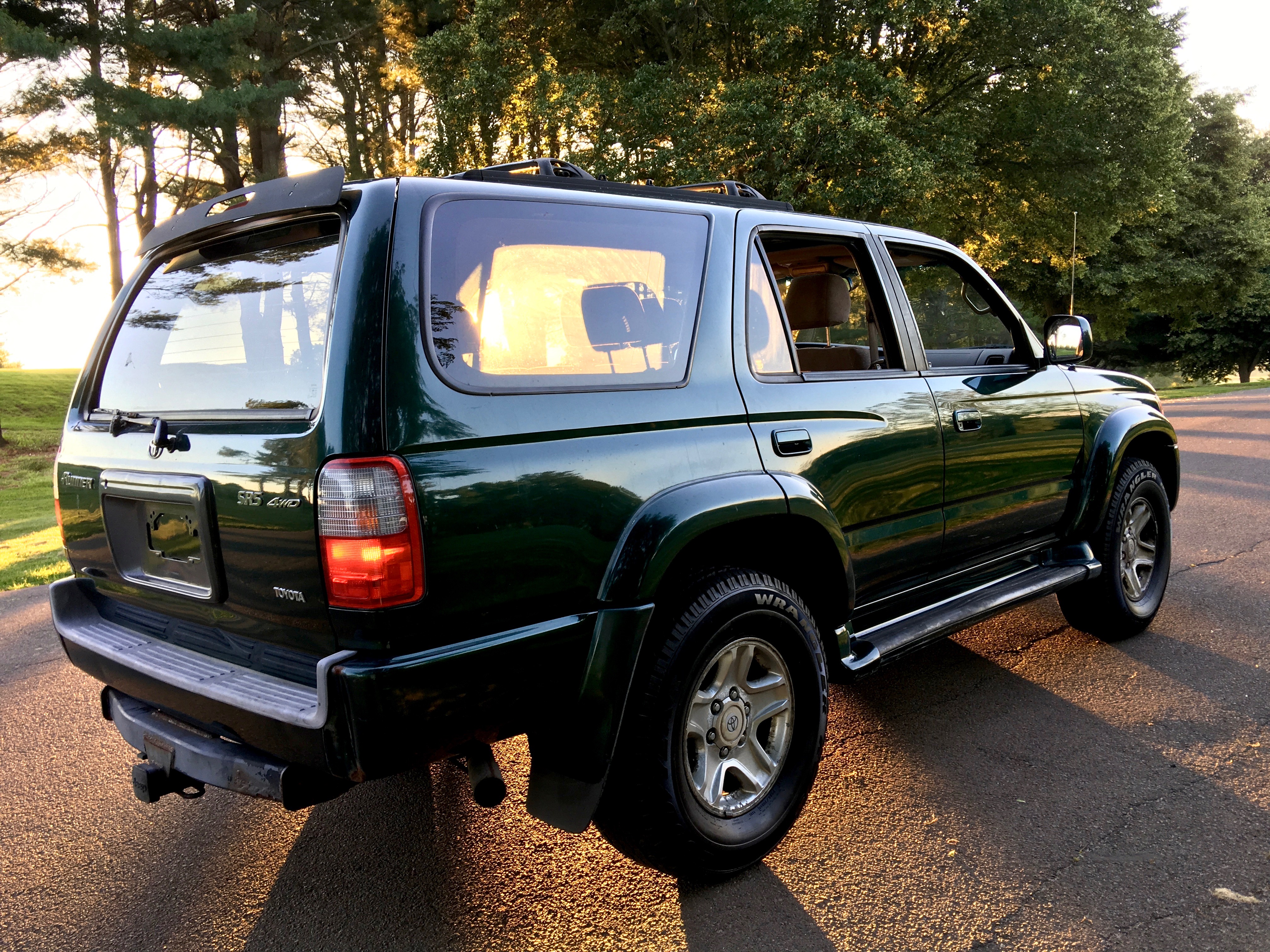 2000 Toyota 4Runner 3.4L V6 4WD 5 Speed Manual 129K - 3rd Gen - Our Pro Recon - New Clutch, Timing Belt and Waterpump, New Valve Cover Gaskets, New Spark Plugs, New Alternator, New Radiator, New Muffler and Tailpipe, New Rear Coil Springs, New Rear Shocks, New Brakes, New Tires, Frame Descaling, Applied Rust Converter Rust Mort, Sealed Frame with Fluid Film, New Bumpers - Beautiful Engine - has No Leaks — photo 10